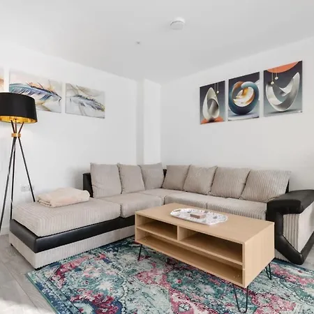 Smart 1 Bedroom Apartment In Central Woking Exterior photo