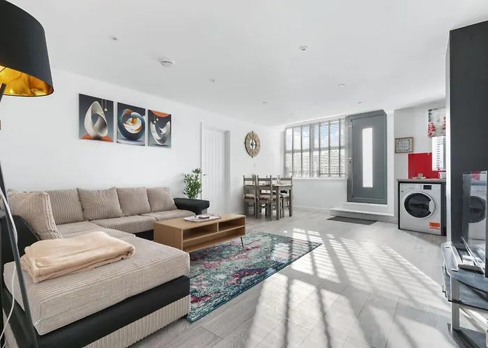 Smart 1 Bedroom Apartment In Central Woking
