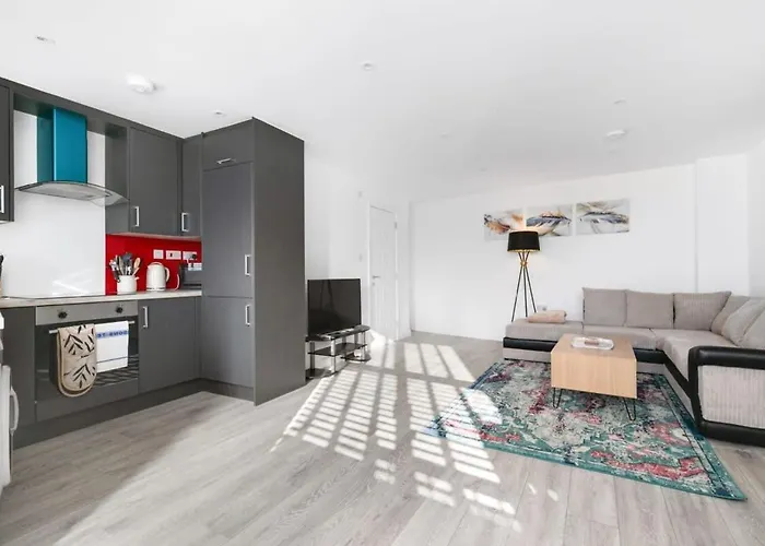 Smart 1 Bedroom Apartment In Central Woking