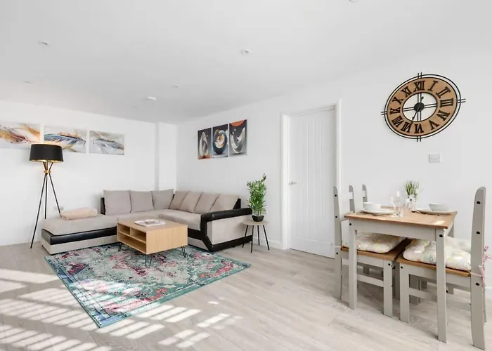 Smart 1 Bedroom Apartment In Central Woking
