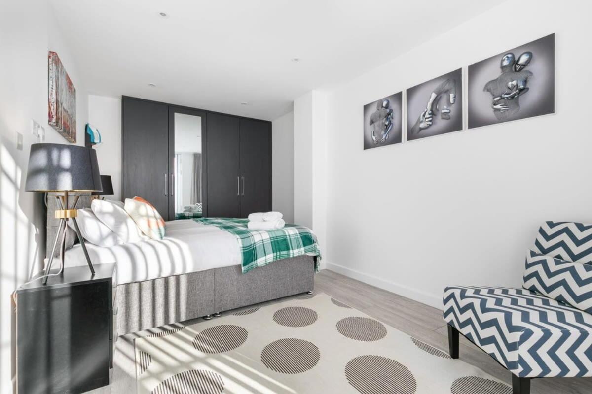 Smart 1 Bedroom In Apartment *