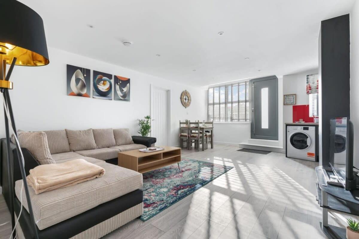 Smart 1 Bedroom In Apartment