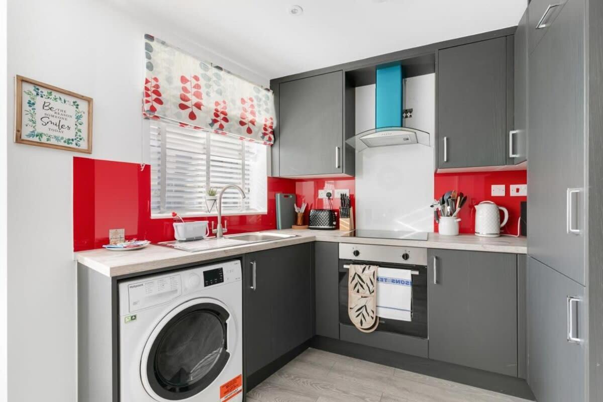 Smart 1 Bedroom In *