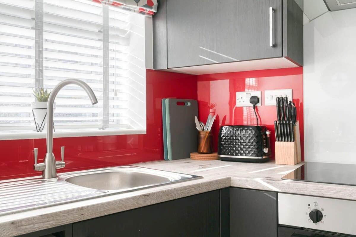 Smart 1 Bedroom In Apartment